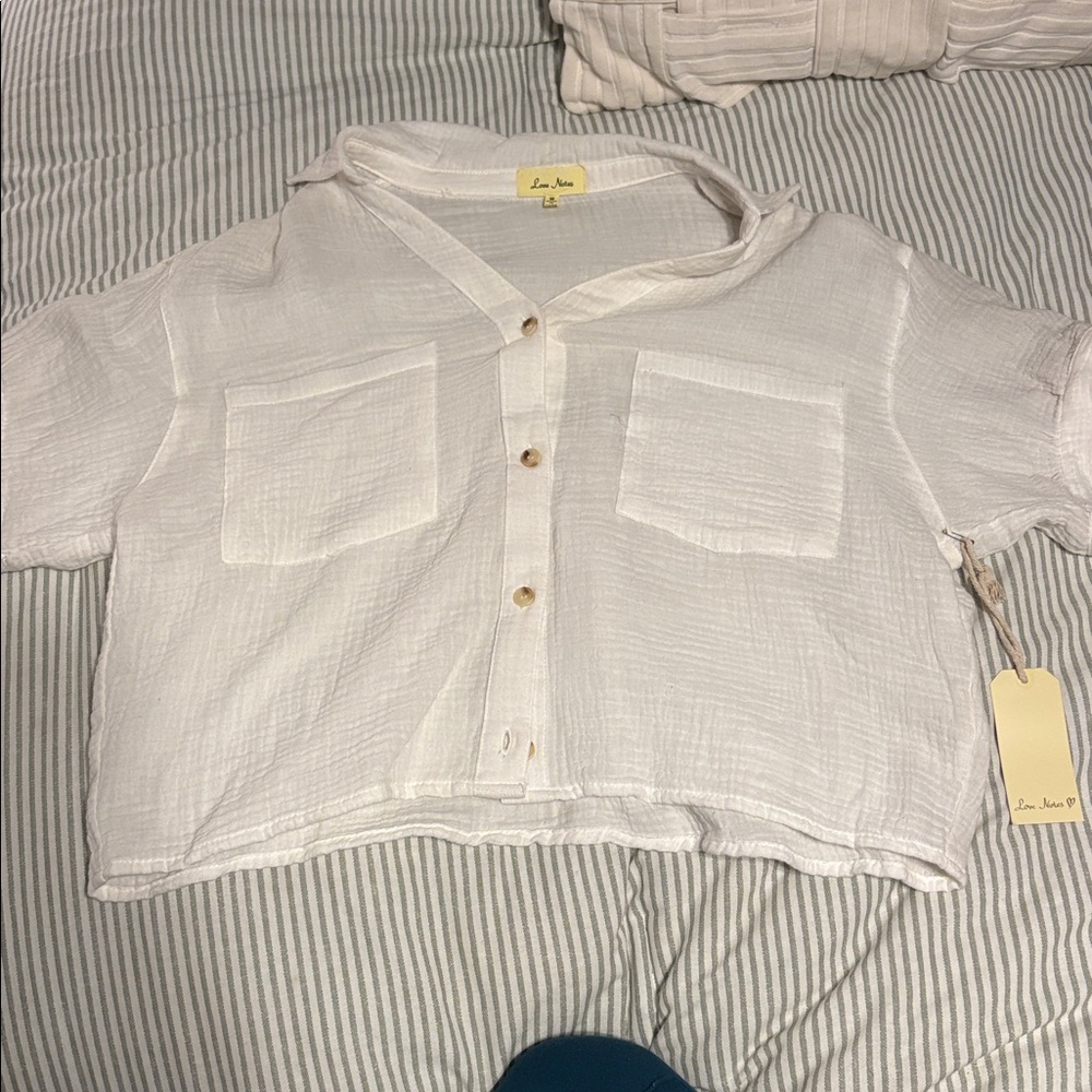 Love Notes, M, Cropped collared shirt.
